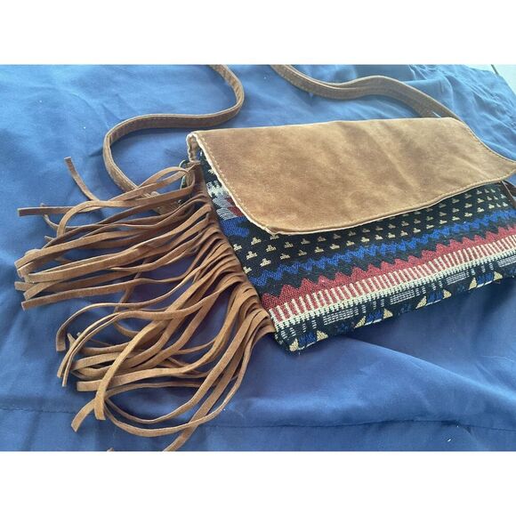 Nu Trendz Suede Tapestry Shoulderbag - Picture 2 of 8